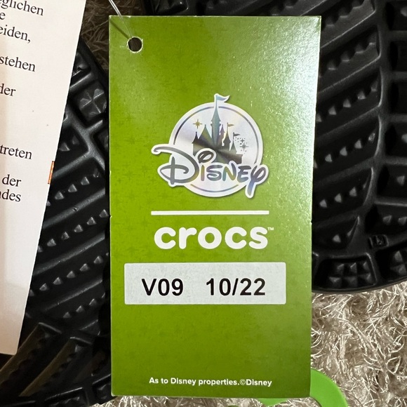 NWT Walt Disney World 50th Anniversary Grand Finale Clogs for Adults by Crocs - Picture 9 of 12